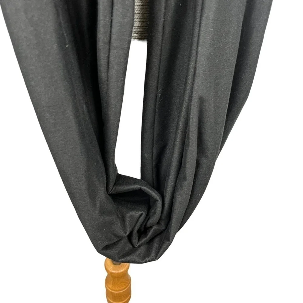 BEYOND YOGA Scarf Womens One Size Black Hidden Pocket Infinity